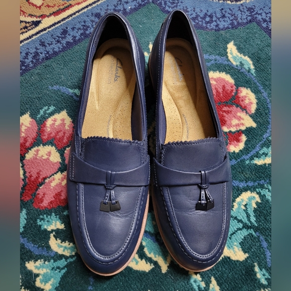 Clarks Westlynn Bella Loafer - Picture 2 of 9